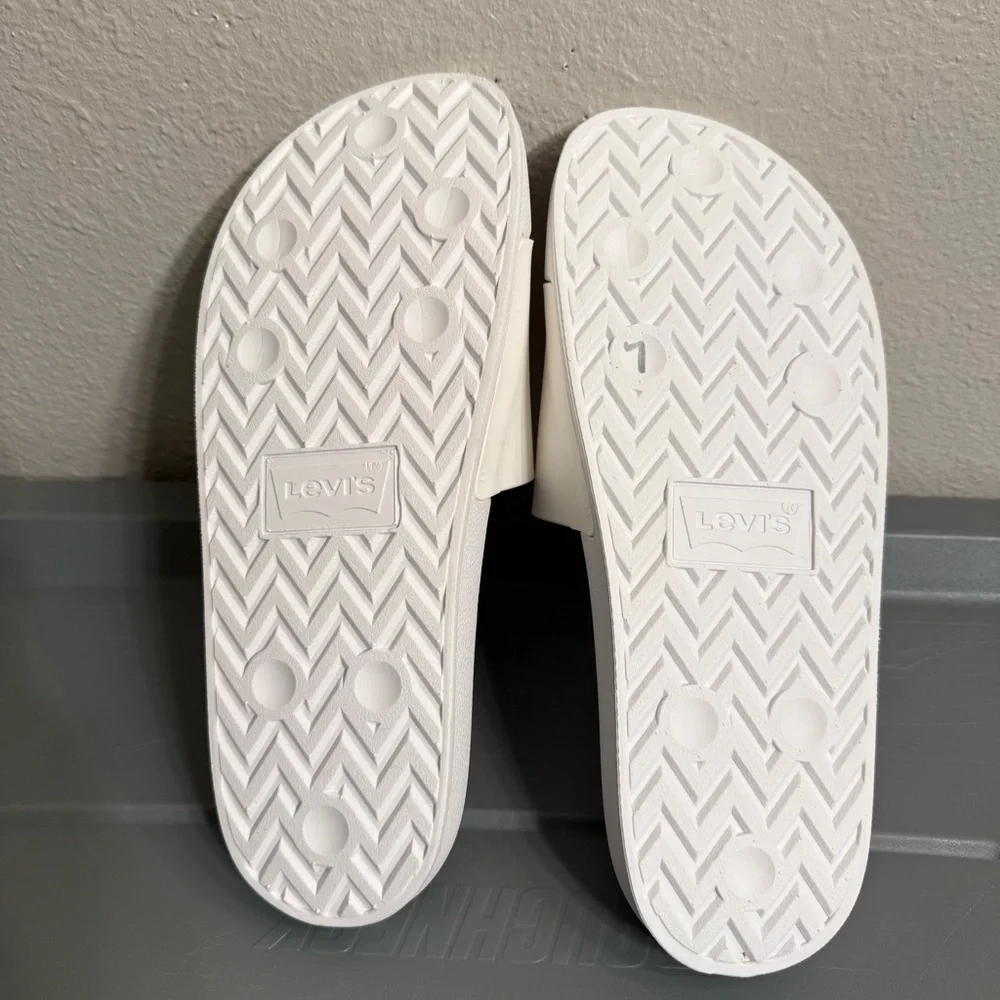Levi's Red Logo White Slide Sandals